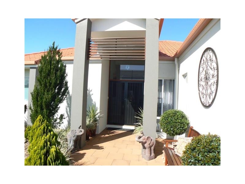 8  Bayley Ct, Urraween QLD 4655