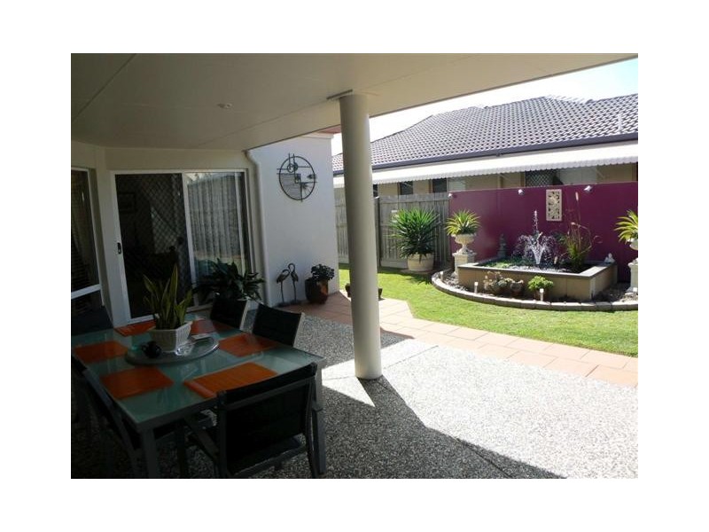 8  Bayley Ct, Urraween QLD 4655