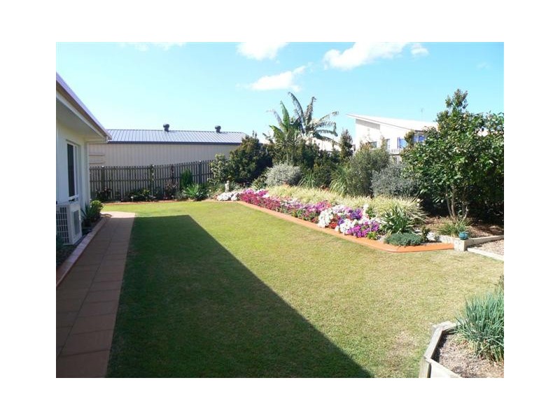 8  Bayley Ct, Urraween QLD 4655