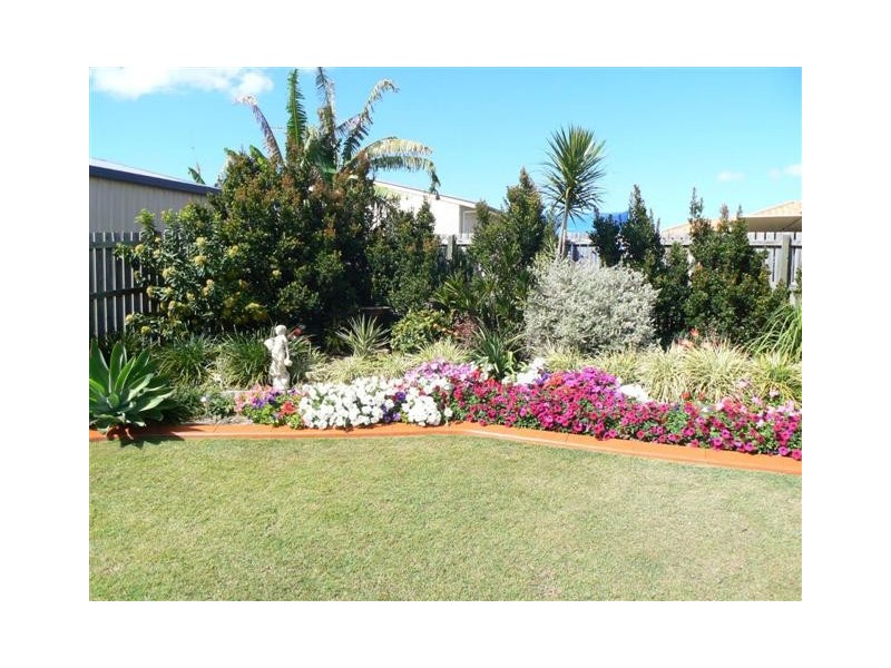 8  Bayley Ct, Urraween QLD 4655