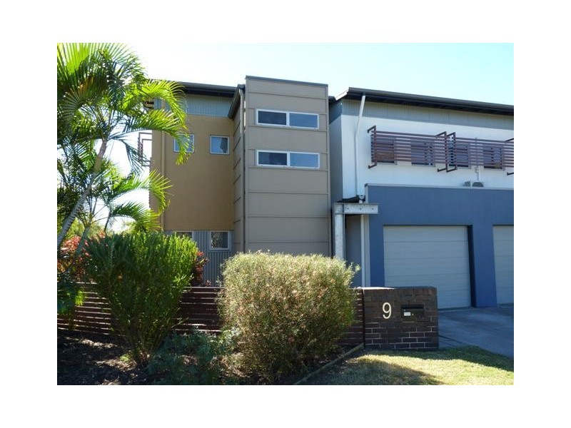 9/136  Pulgul Street, Urangan QLD 4655