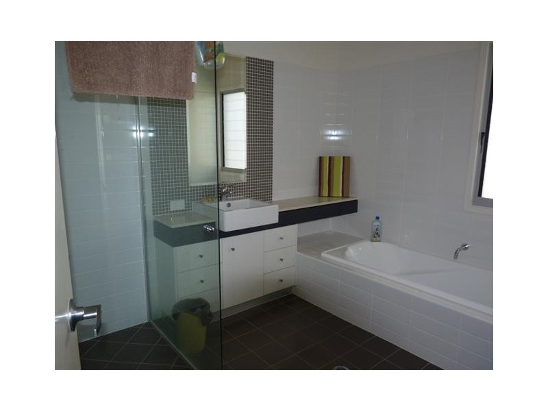 9/136  Pulgul Street, Urangan QLD 4655