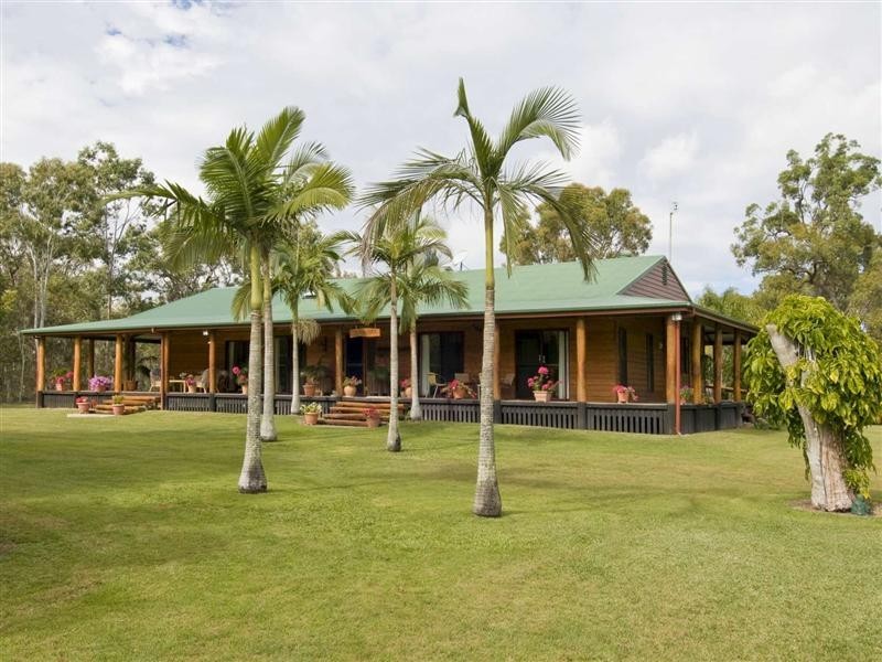25 Shore Rd West, Booral QLD 4655