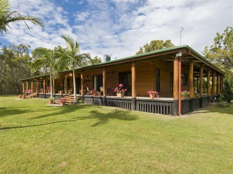 25 Shore Rd West, Booral QLD 4655