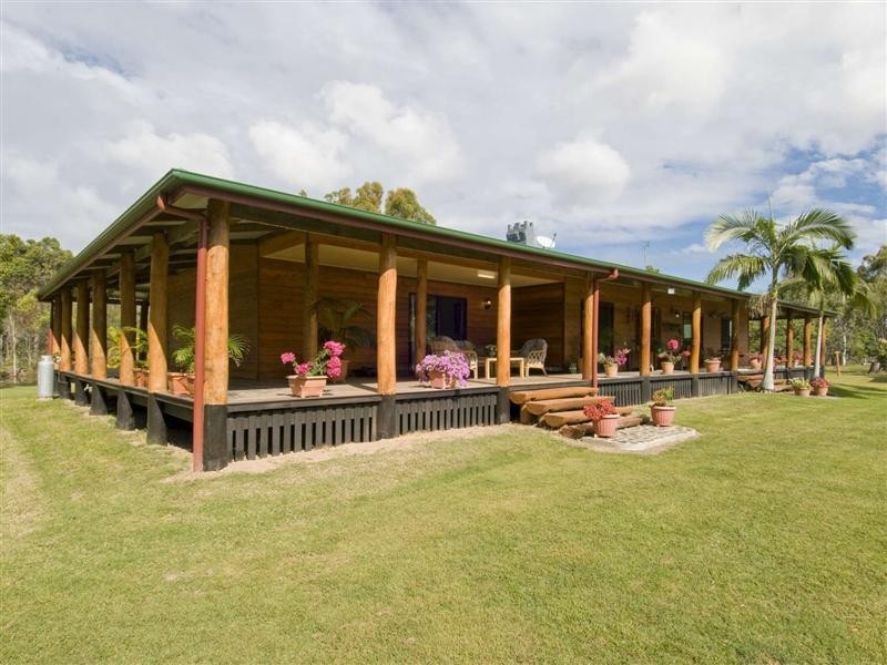 25 Shore Rd West, Booral QLD 4655