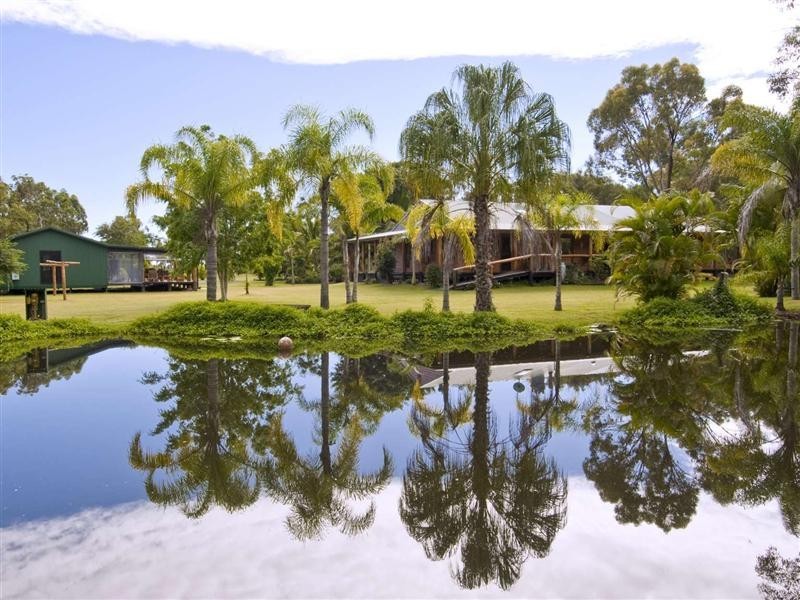 25 Shore Rd West, Booral QLD 4655
