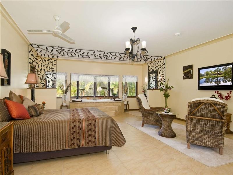 25 Shore Rd West, Booral QLD 4655