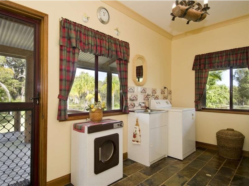 25 Shore Rd West, Booral QLD 4655