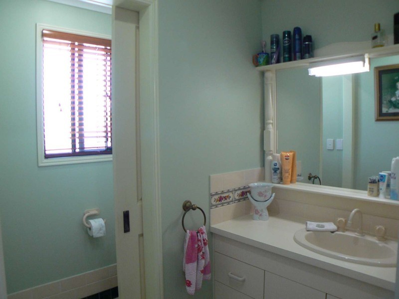 140 Bideford St, Torquay QLD 4655