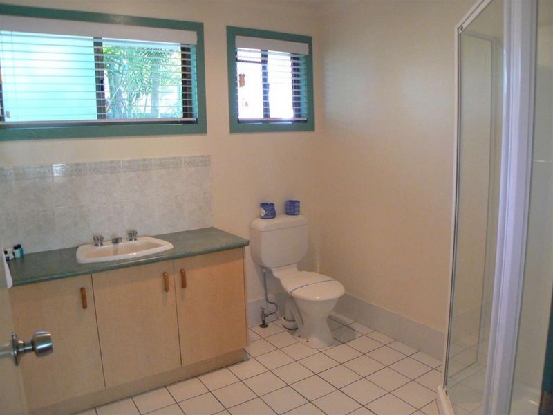 Villa 28/1 Shell St, Urangan QLD 4655