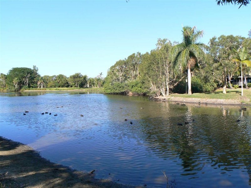 Villa 28/1 Shell St, Urangan QLD 4655