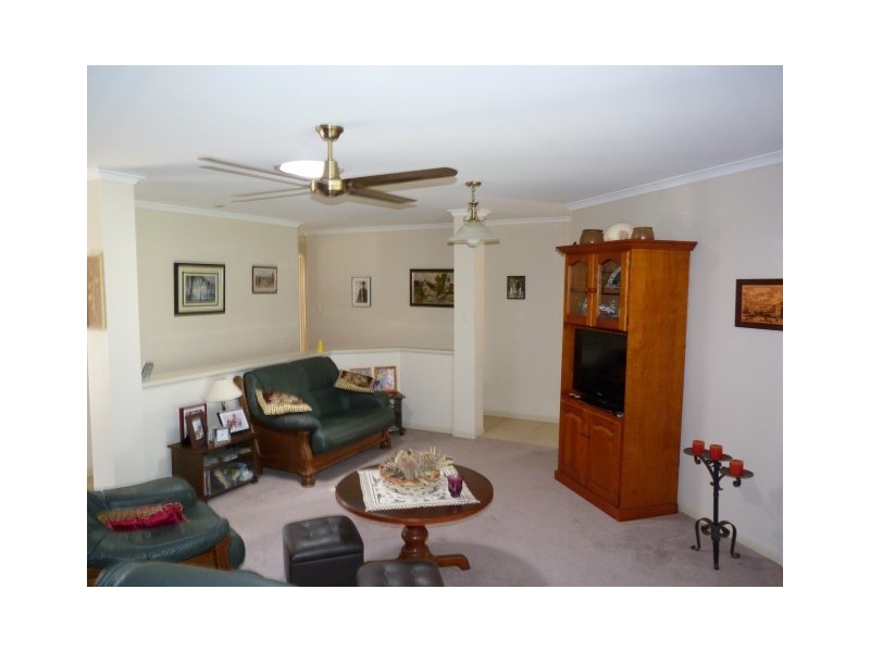 3 Whipbird Court, Urangan QLD 4655