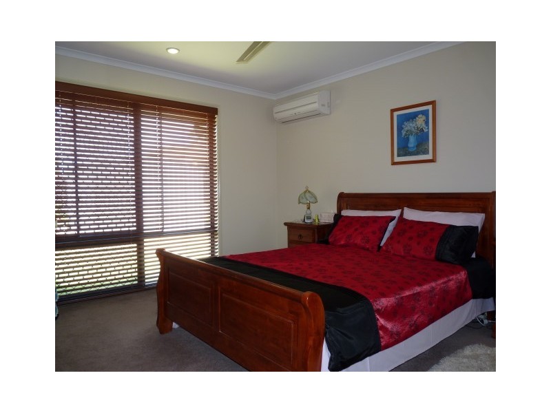3 Whipbird Court, Urangan QLD 4655
