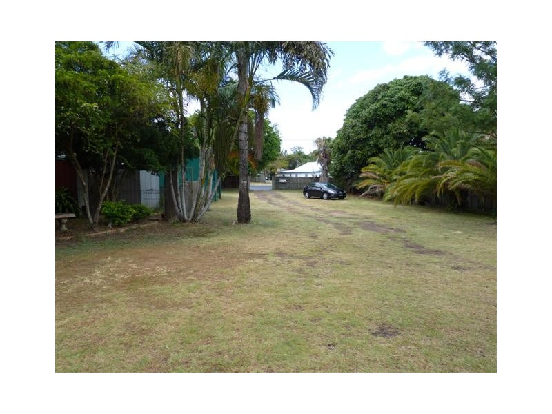 238 Esplanade, Pialba QLD 4655