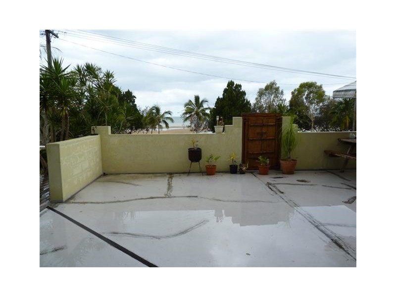 238 Esplanade, Pialba QLD 4655