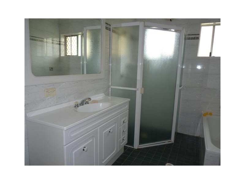 238 Esplanade, Pialba QLD 4655