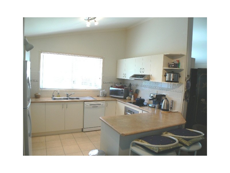 32 Sugar Coast Village, Urangan QLD 4655