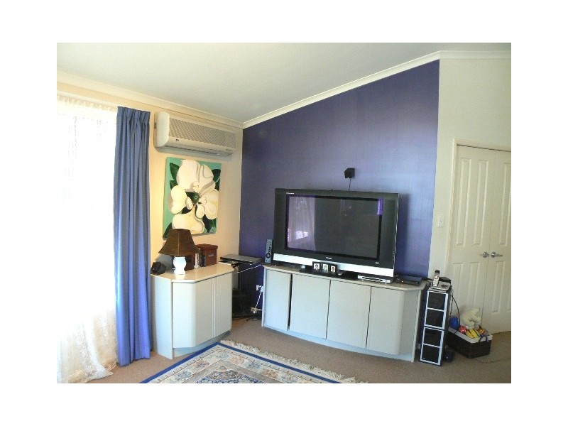 32 Sugar Coast Village, Urangan QLD 4655