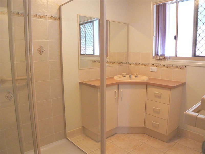 296/7 Bay Dr (Golden Shores), Pialba QLD 4655