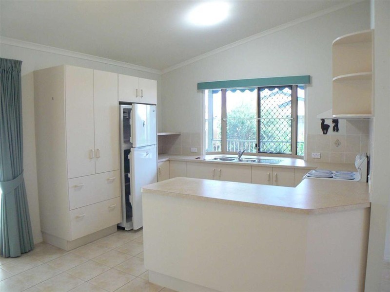 296/7 Bay Dr (Golden Shores), Pialba QLD 4655