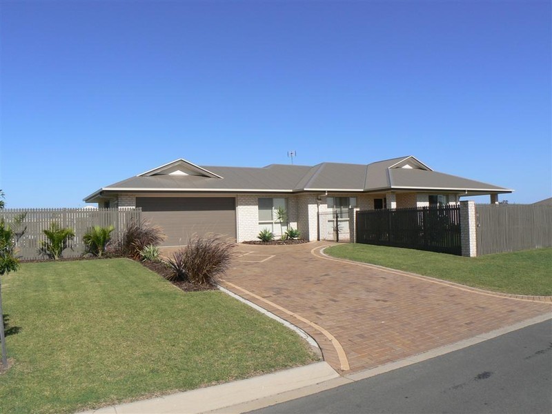 1 Kemble Wy, Urraween QLD 4655
