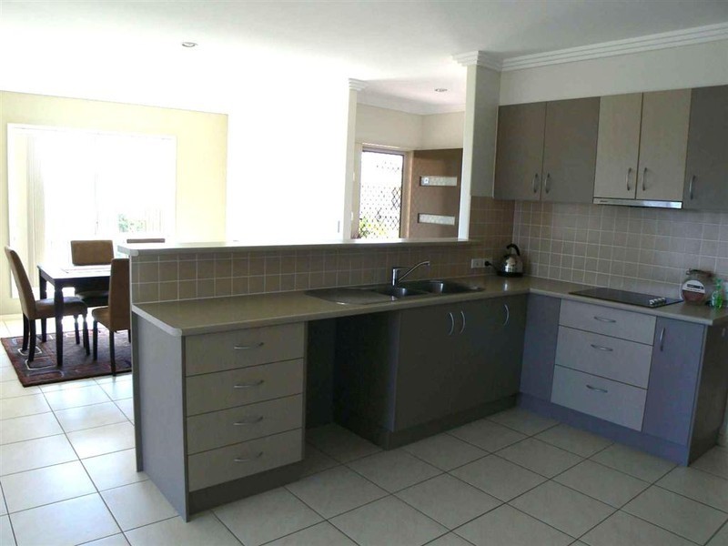 1 Kemble Wy, Urraween QLD 4655