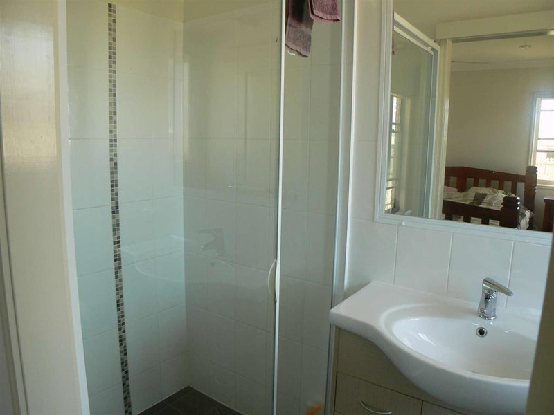 1 Kemble Wy, Urraween QLD 4655