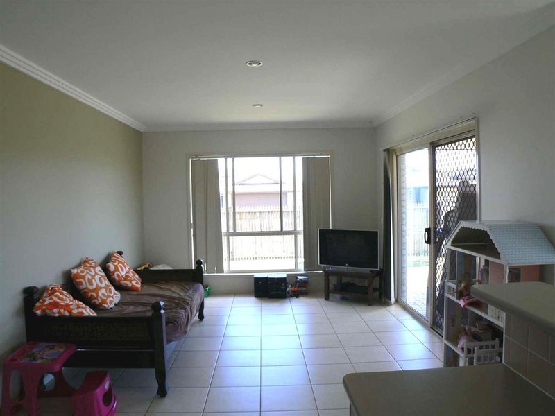 1 Kemble Wy, Urraween QLD 4655