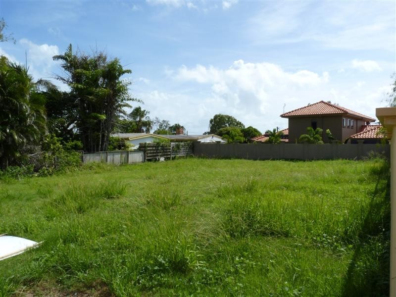 166B Long St, Pialba QLD 4655