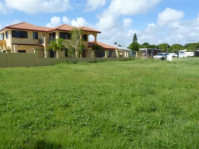 166B Long St, Pialba QLD 4655