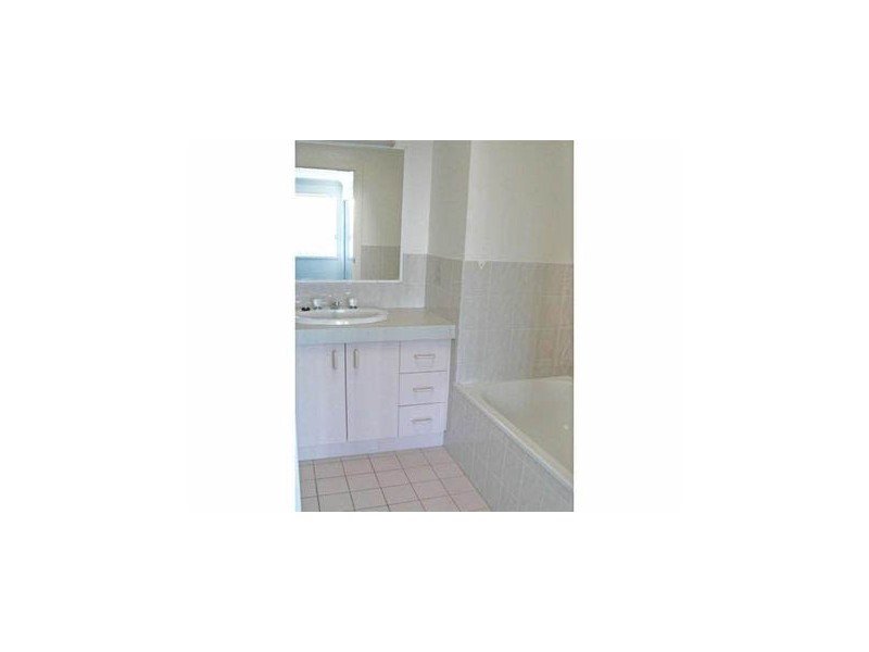 8/178 Torquay Rd, Scarness QLD 4655