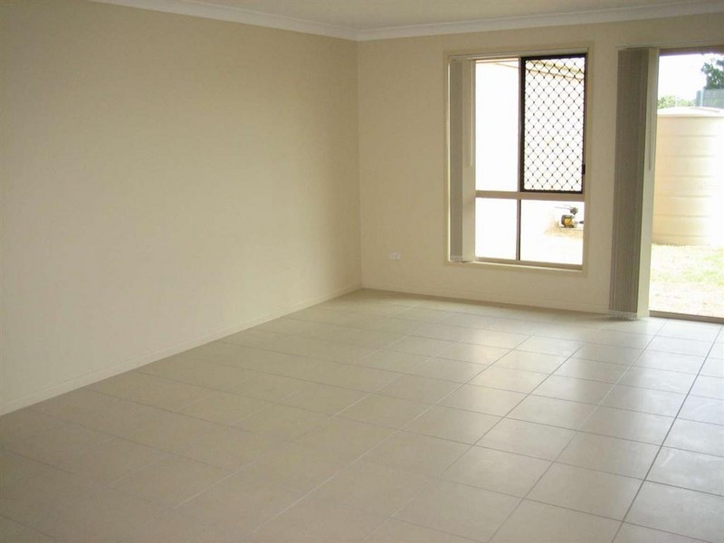 1/14 Fulmar Ct, Burrum Heads QLD 4659