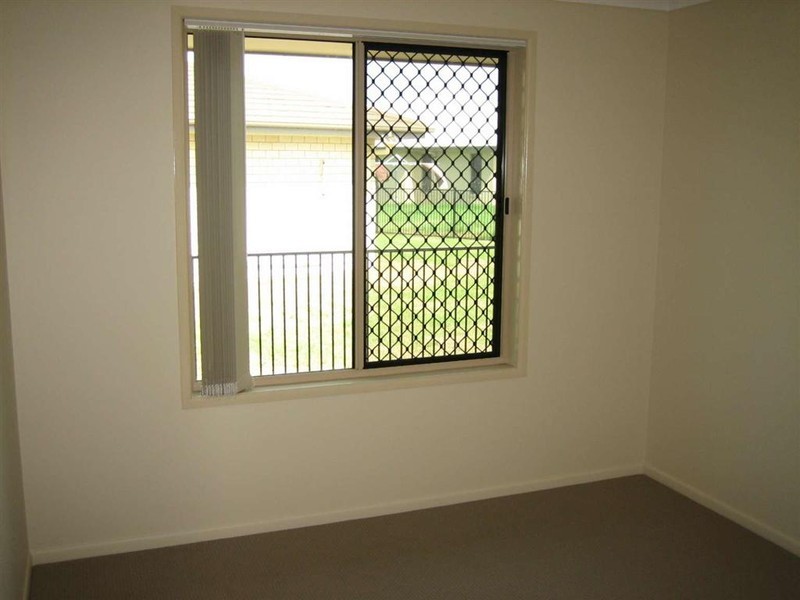 1/14 Fulmar Ct, Burrum Heads QLD 4659