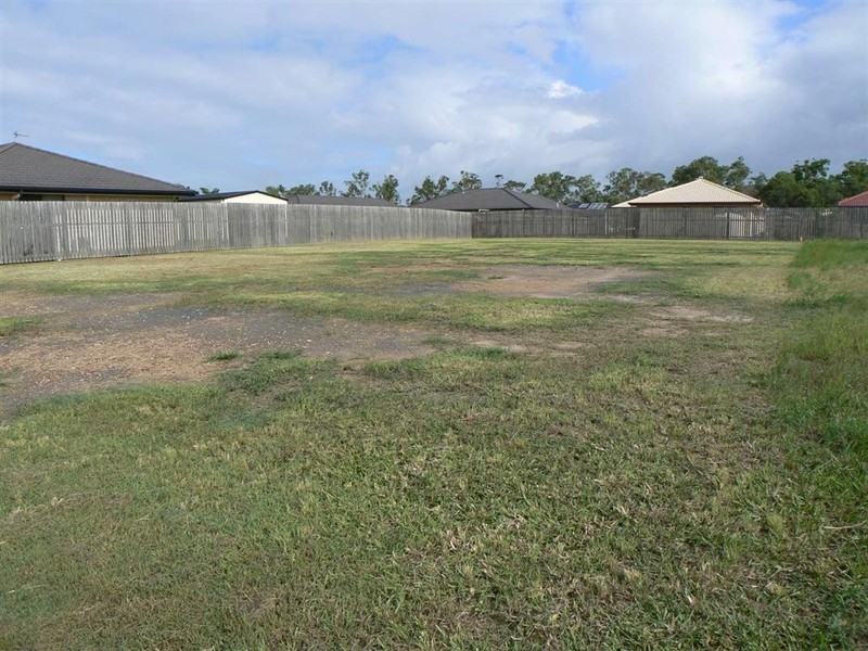 8 Red Gum Ct, Urraween QLD 4655