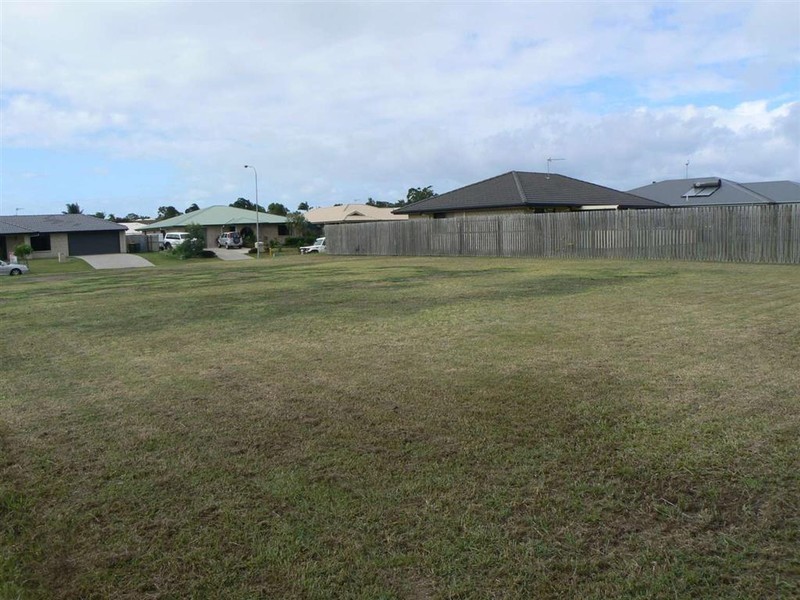 8 Red Gum Ct, Urraween QLD 4655