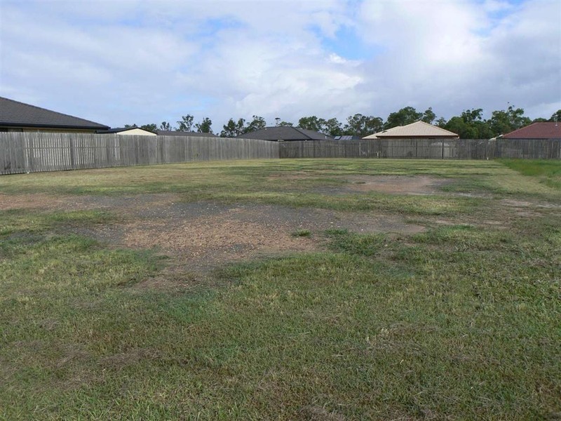 8 Red Gum Ct, Urraween QLD 4655