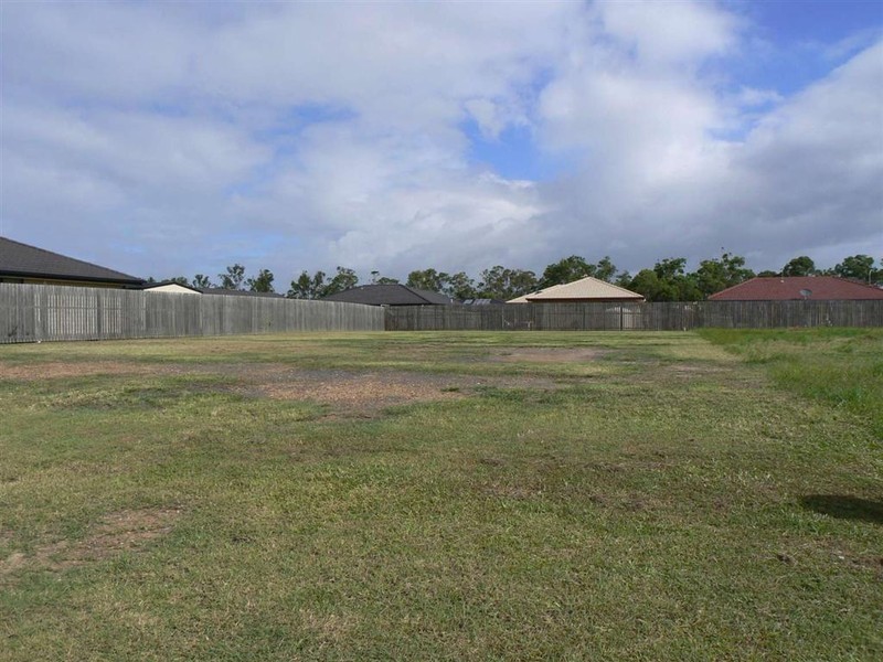 8 Red Gum Ct, Urraween QLD 4655