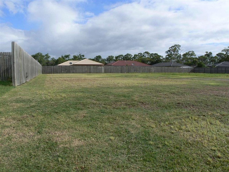 8 Red Gum Ct, Urraween QLD 4655