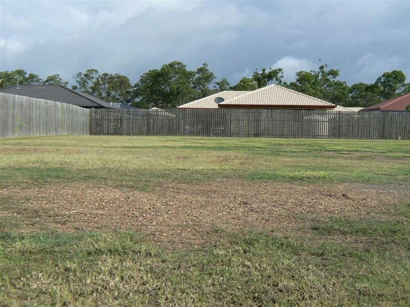 8 Red Gum Ct, Urraween QLD 4655