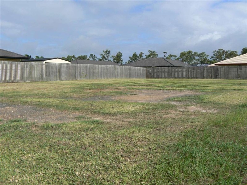 8 Red Gum Ct, Urraween QLD 4655