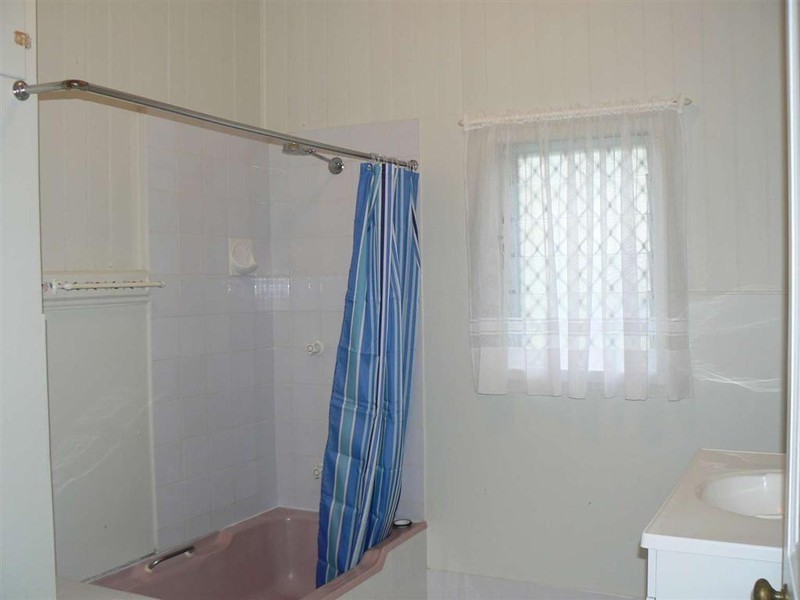 23 Mary St, Scarness QLD 4655