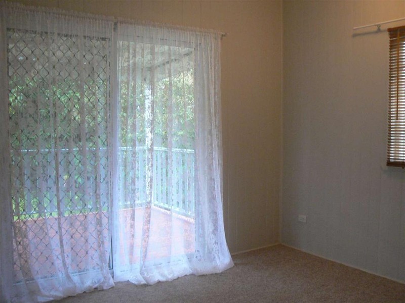 23 Mary St, Scarness QLD 4655