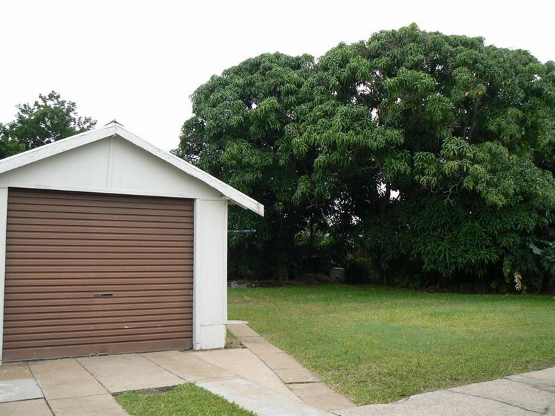 23 Mary St, Scarness QLD 4655