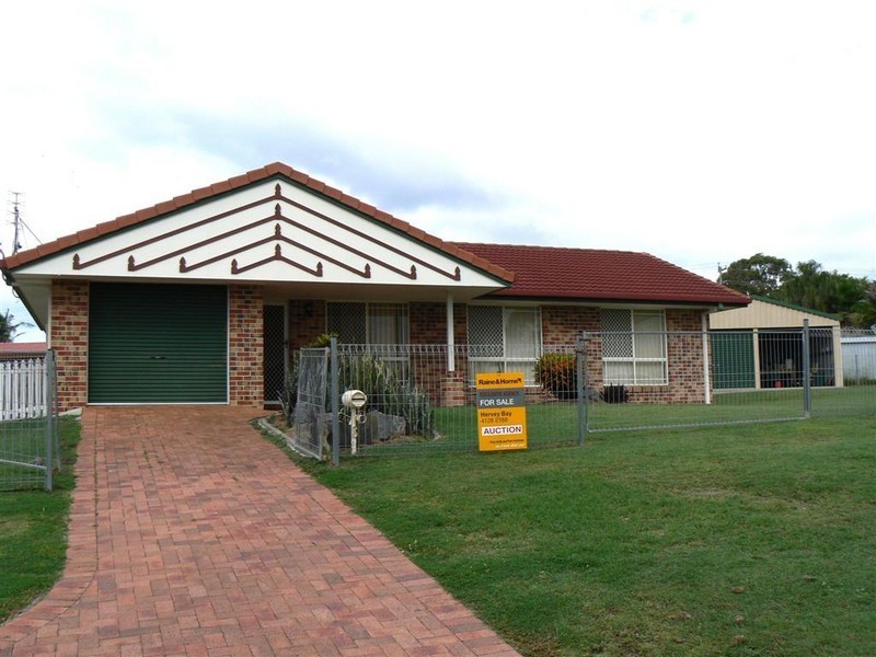 158 Hammond St, Urangan QLD 4655