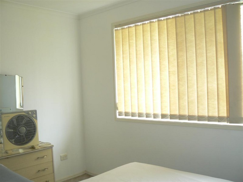 158 Hammond St, Urangan QLD 4655