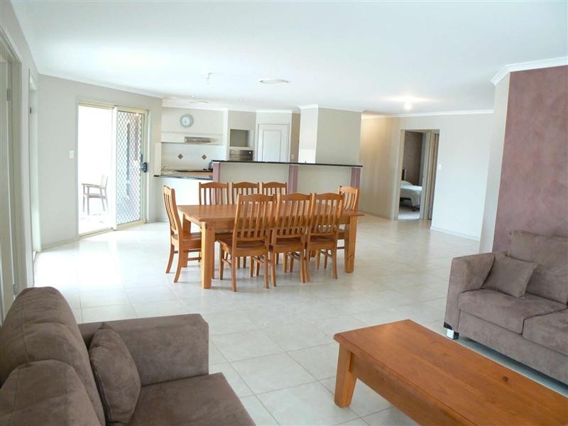 2 Bayley Court, Urraween QLD 4655