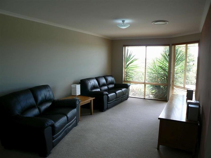 2 Bayley Court, Urraween QLD 4655