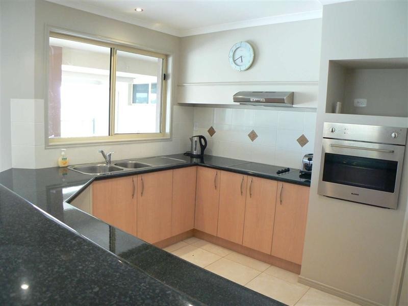 2 Bayley Court, Urraween QLD 4655