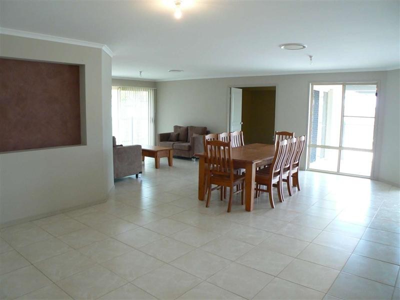 2 Bayley Court, Urraween QLD 4655