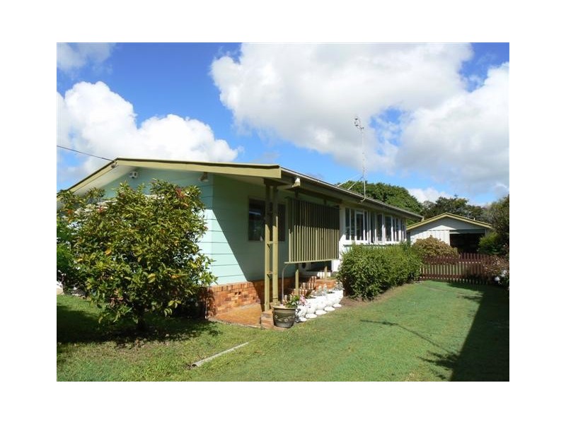 69 Winchelsea St, Pialba QLD 4655